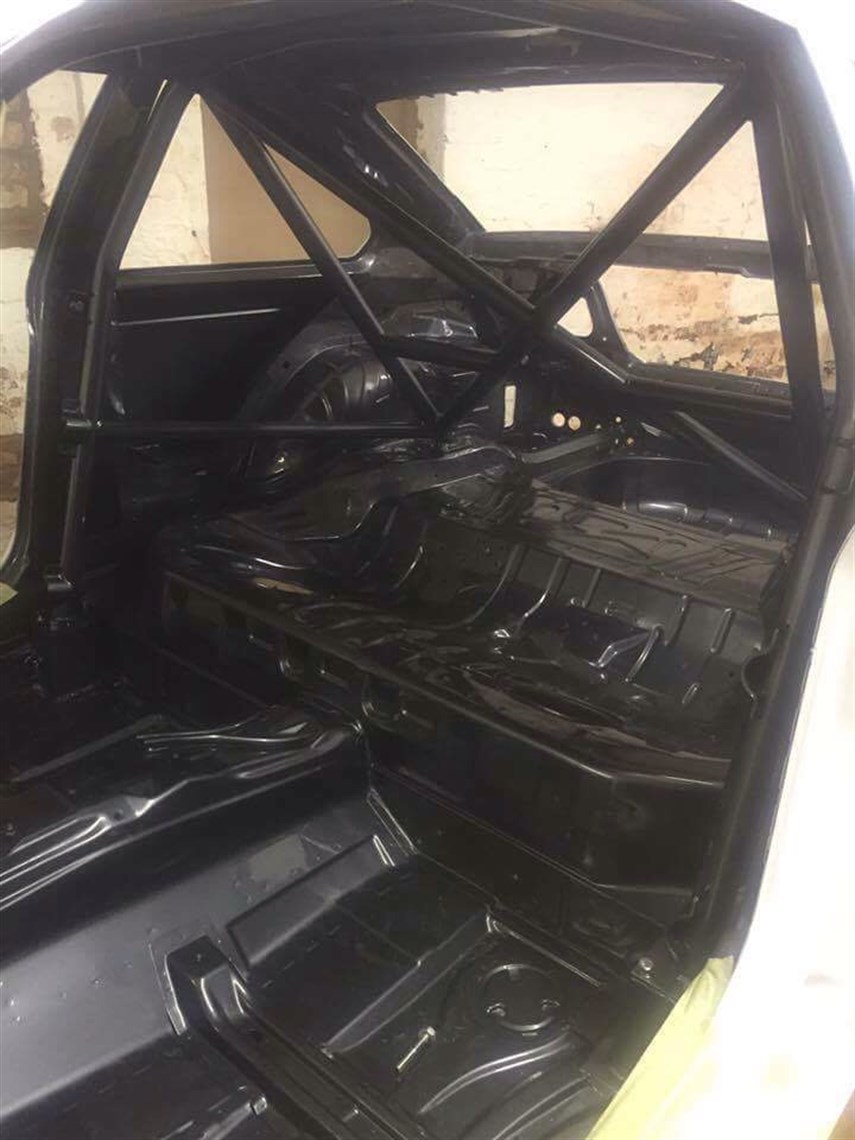 bmw-e46-330-clubsport-race-track-car-needs-as