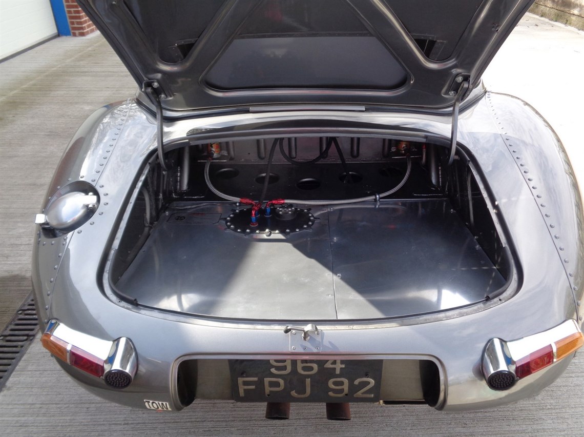 jaguar-e-type-fia-semi-lightweight-roadster