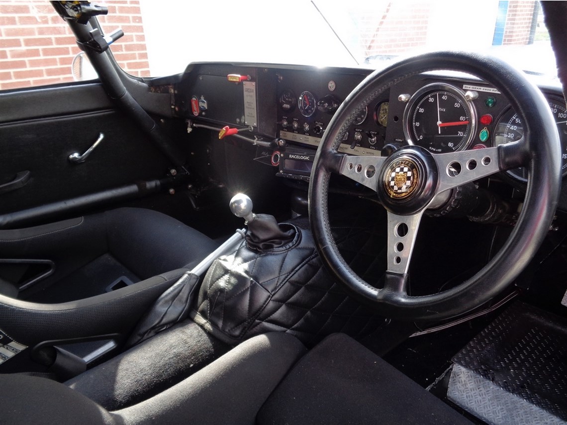 jaguar-e-type-fia-semi-lightweight-roadster