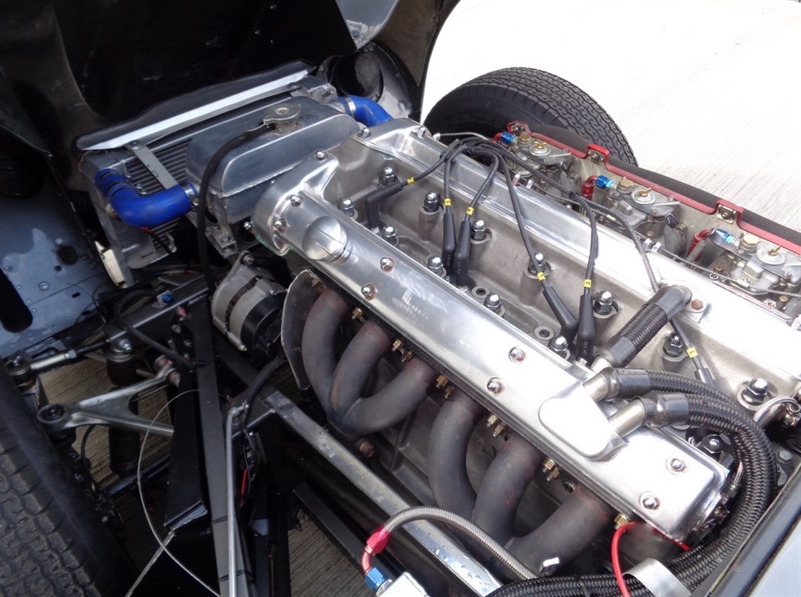 jaguar-e-type-fia-semi-lightweight-roadster