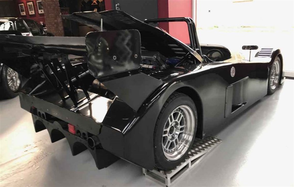 westfield-xtr2-race-car