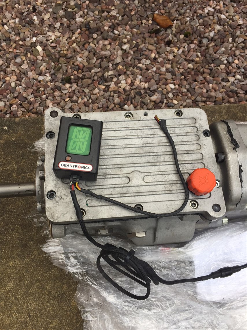 quaife-26z-sequential-gearbox-with-gear-indic