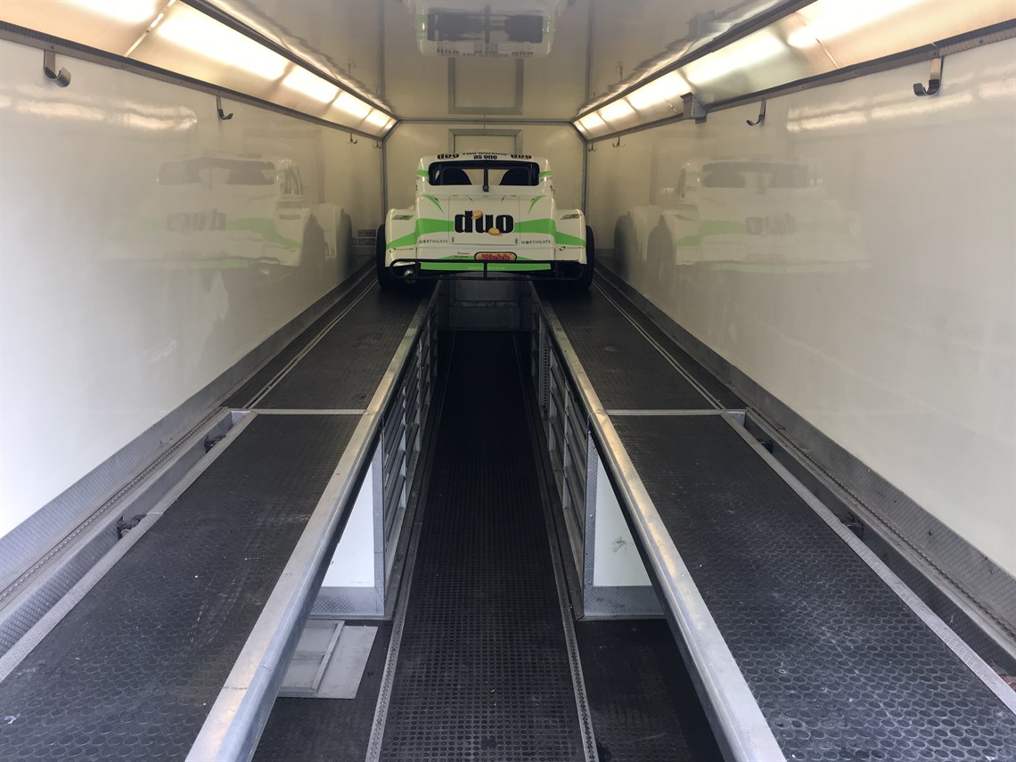 ex-seat-btcc-2-car-race-trailerhopkins