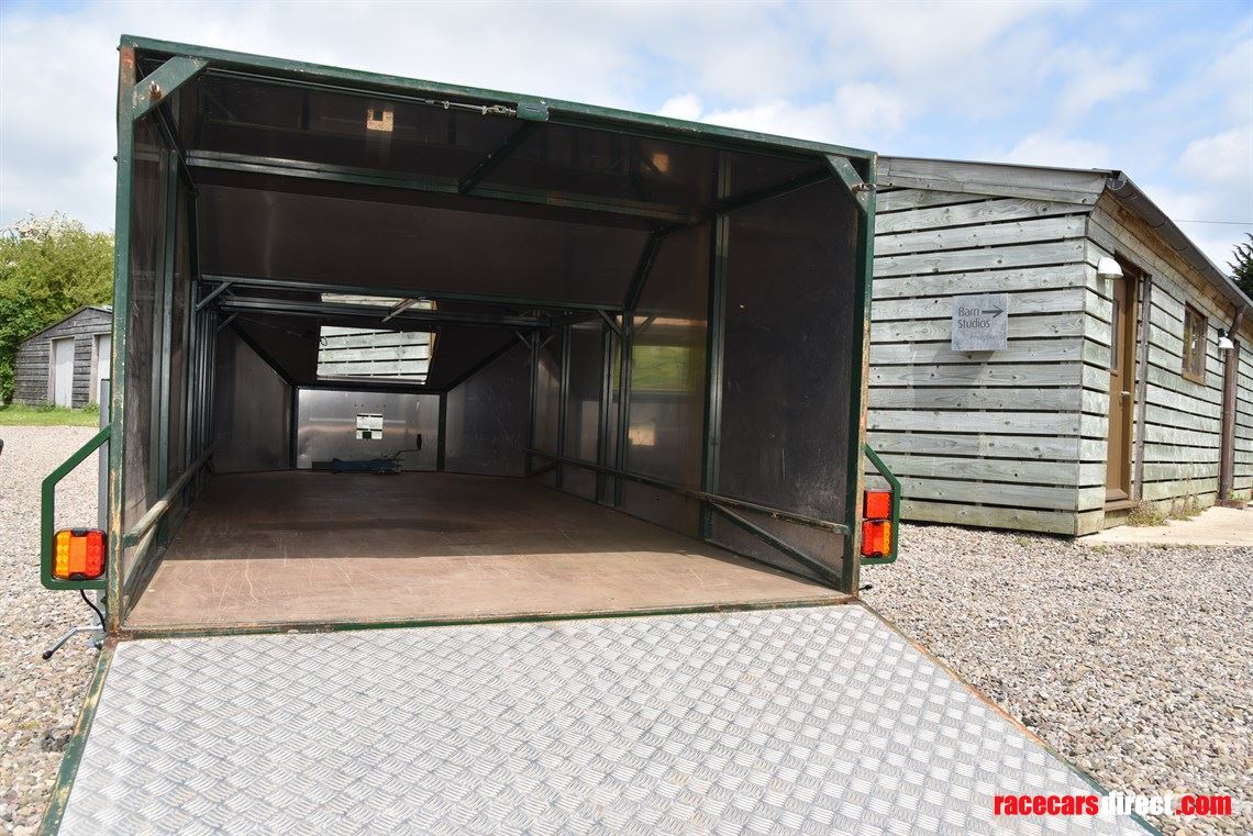 custom-built-lightweight-trailer-for-a-single