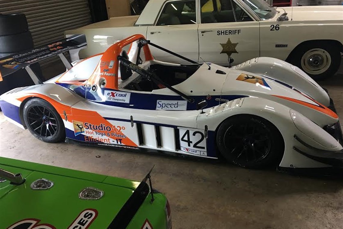 radical-sr8-29-rx-with-a-damaged-engine-and-b