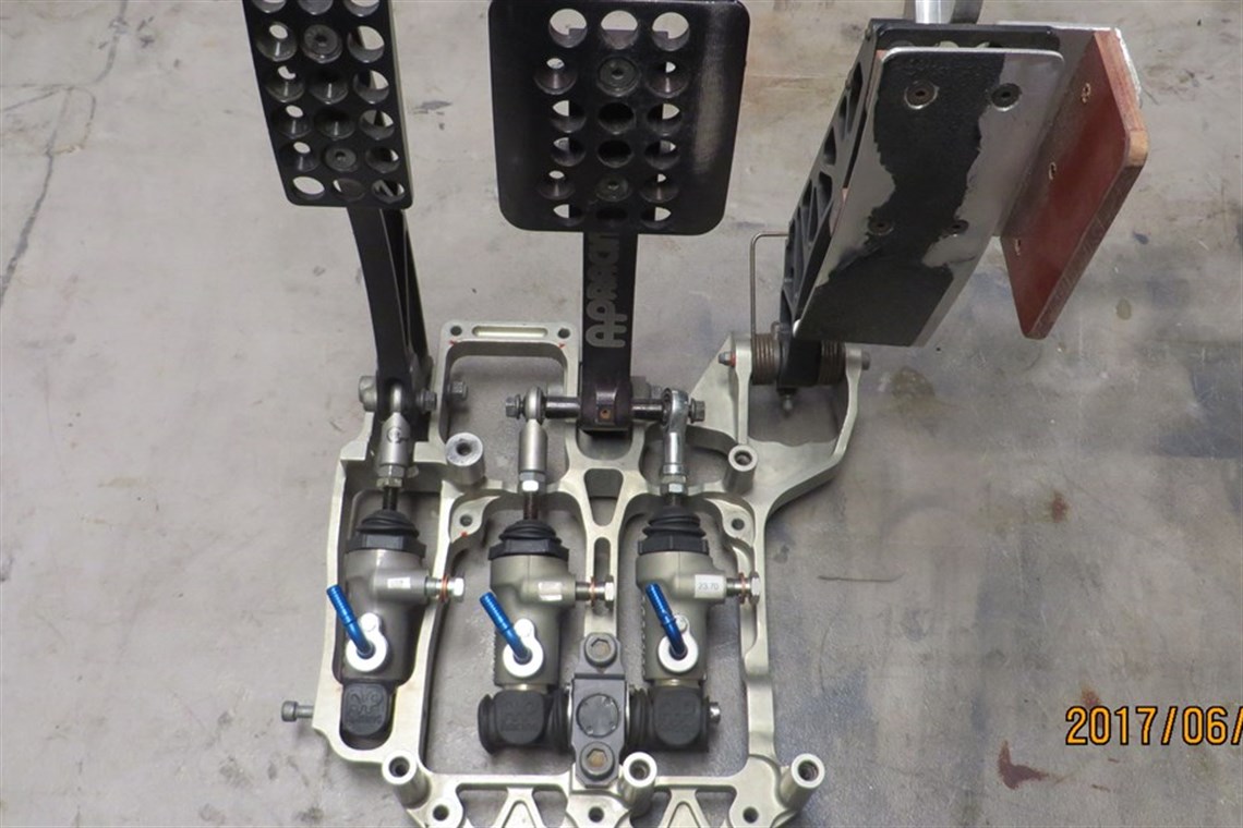 ap-cp5516-7-floor-mounted-pedal-assemby