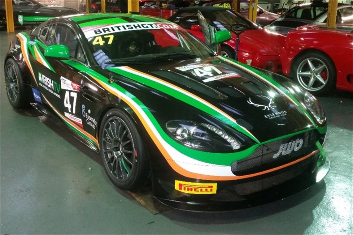 aston-martin-gt4