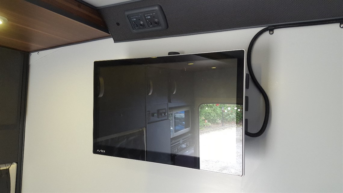 motorsports-trailer-5600-reduced