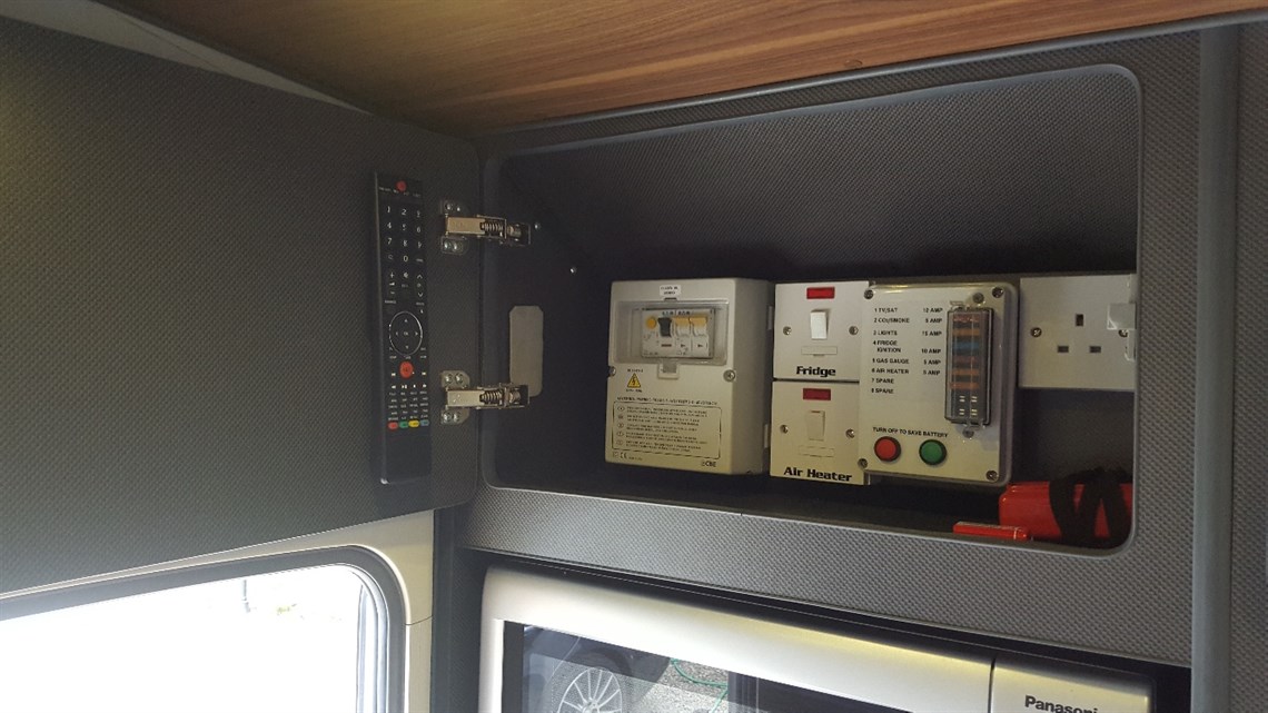 motorsports-trailer-5600-reduced