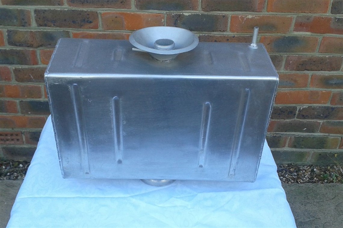 4-gallon-alloy-fuel-tank
