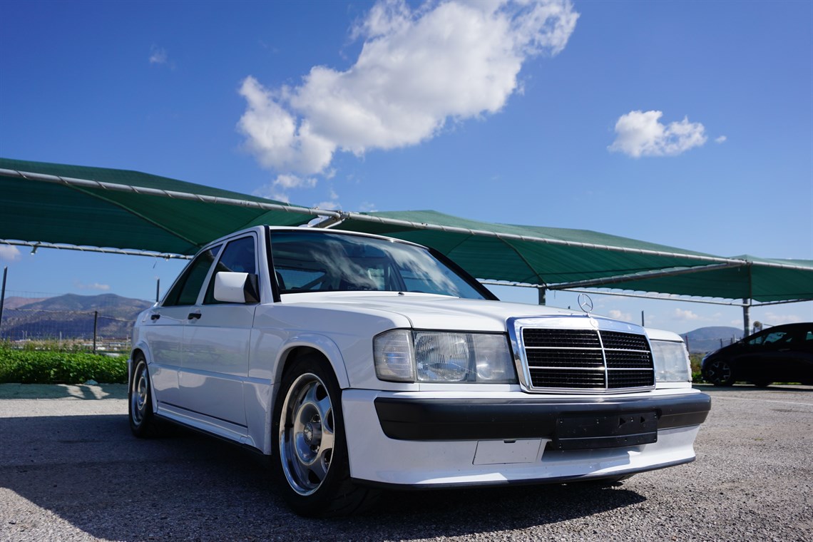 mercedes-w201190e-v6-32-amg