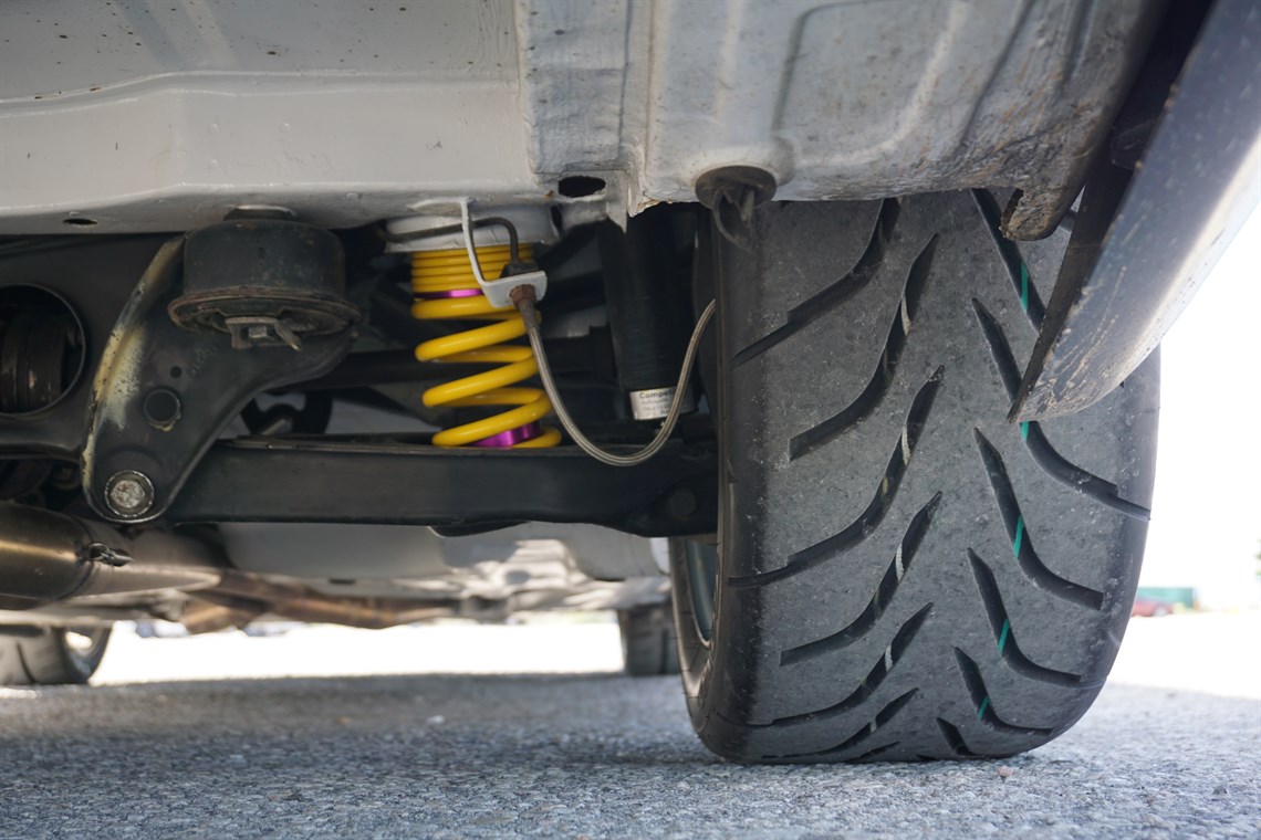 mercedes-w201190e-v6-32-amg