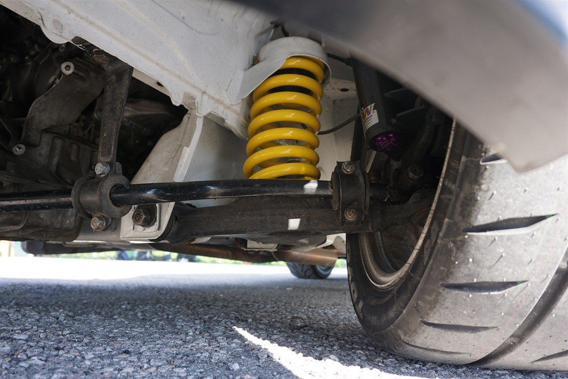 mercedes-w201190e-v6-32-amg