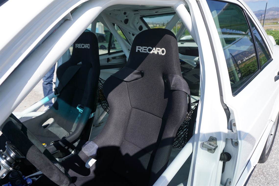 mercedes-w201190e-v6-32-amg