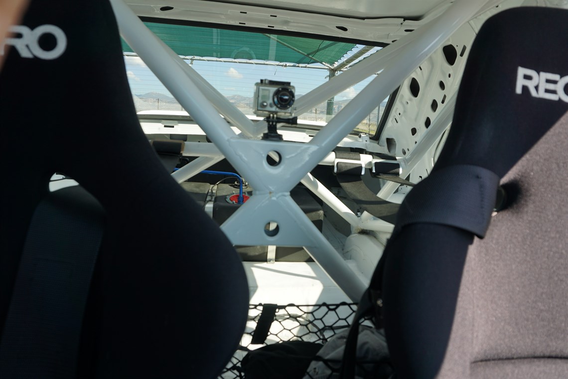 mercedes-w201190e-v6-32-amg