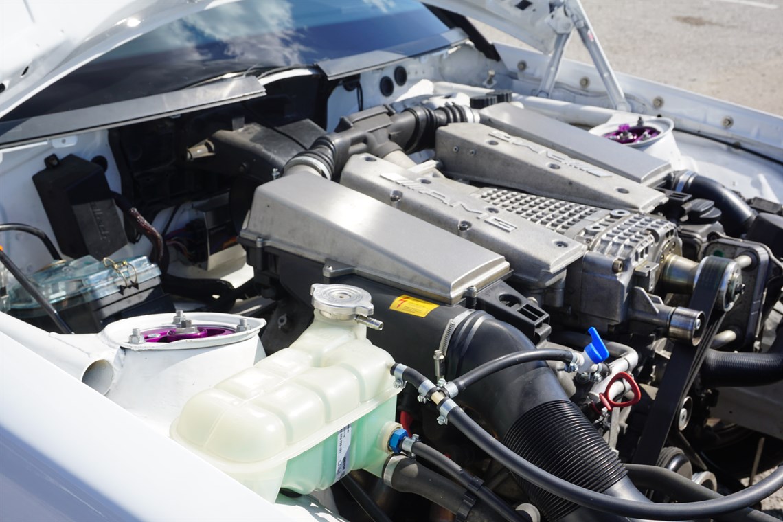 mercedes-w201190e-v6-32-amg