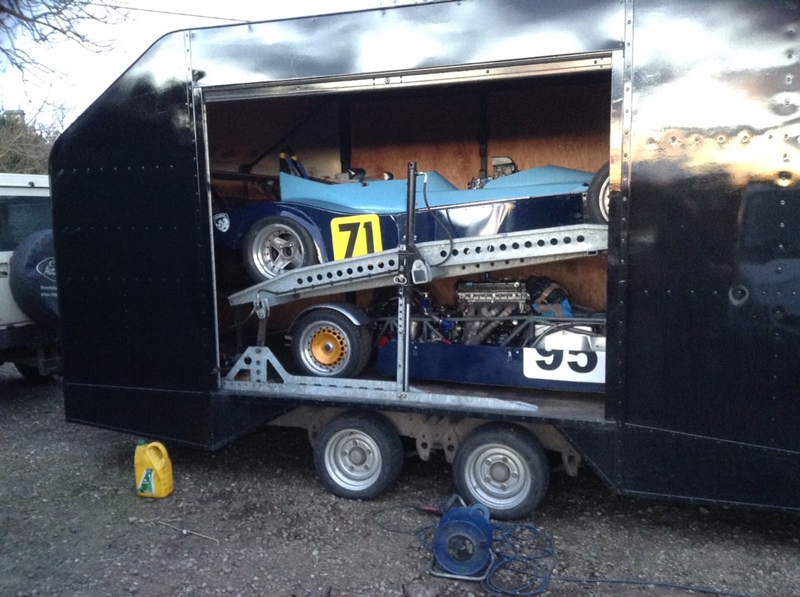 twin-deck-enclosed-trailer