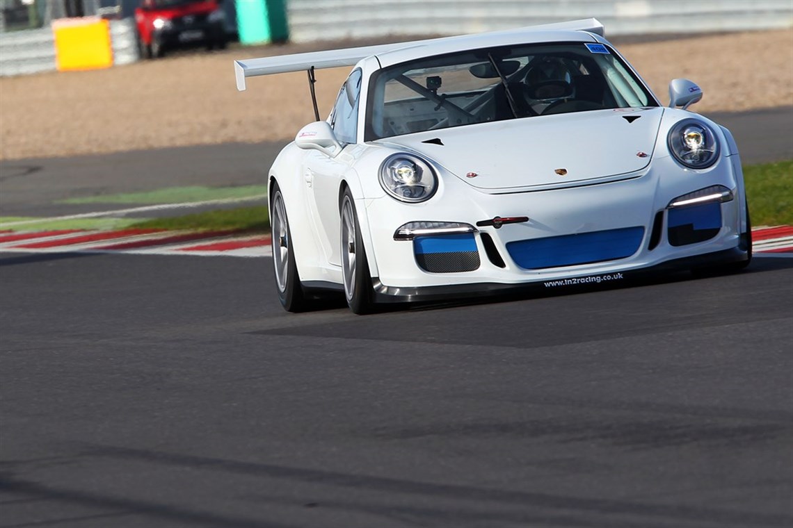 2016-porsche-991-carrera-cup-car-8160