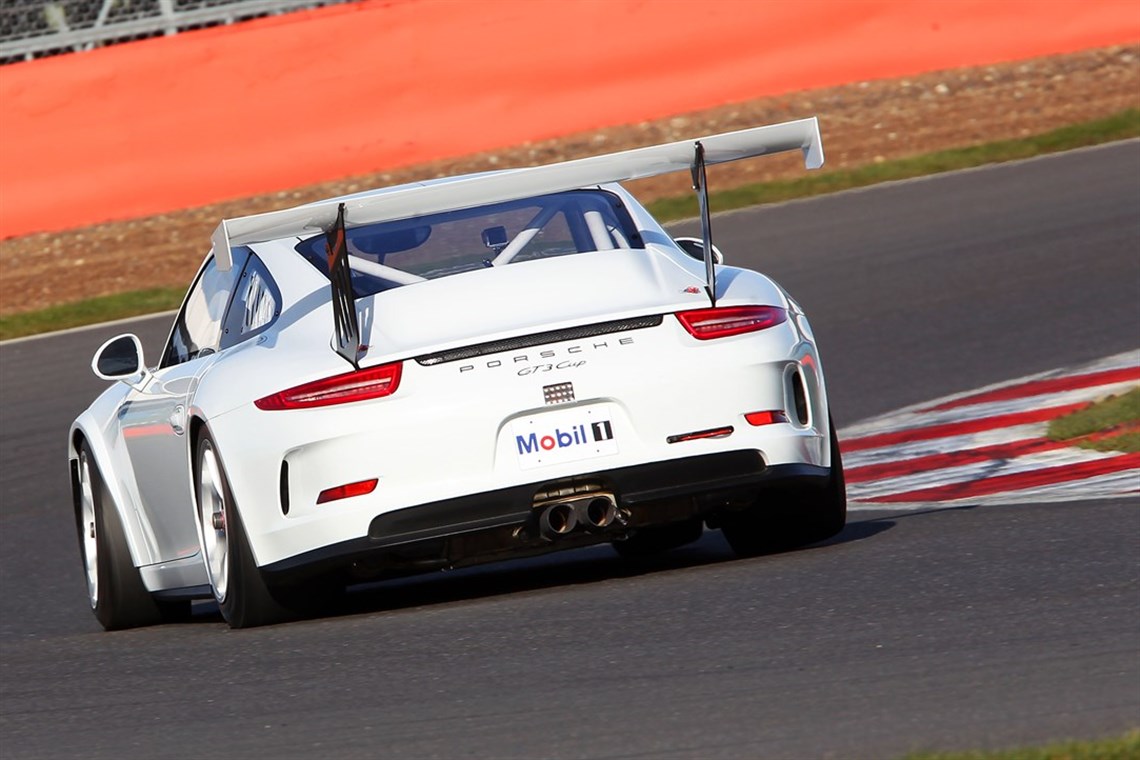 2016-porsche-991-carrera-cup-car-8160