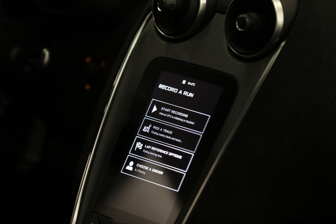 2017-mclaren-gt4-chassis-019