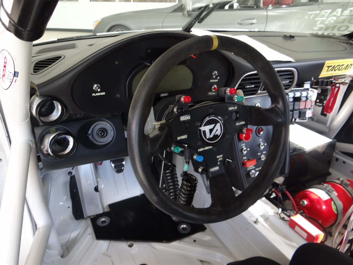 2013-european-gt3-spec-porsche-911-gt3r