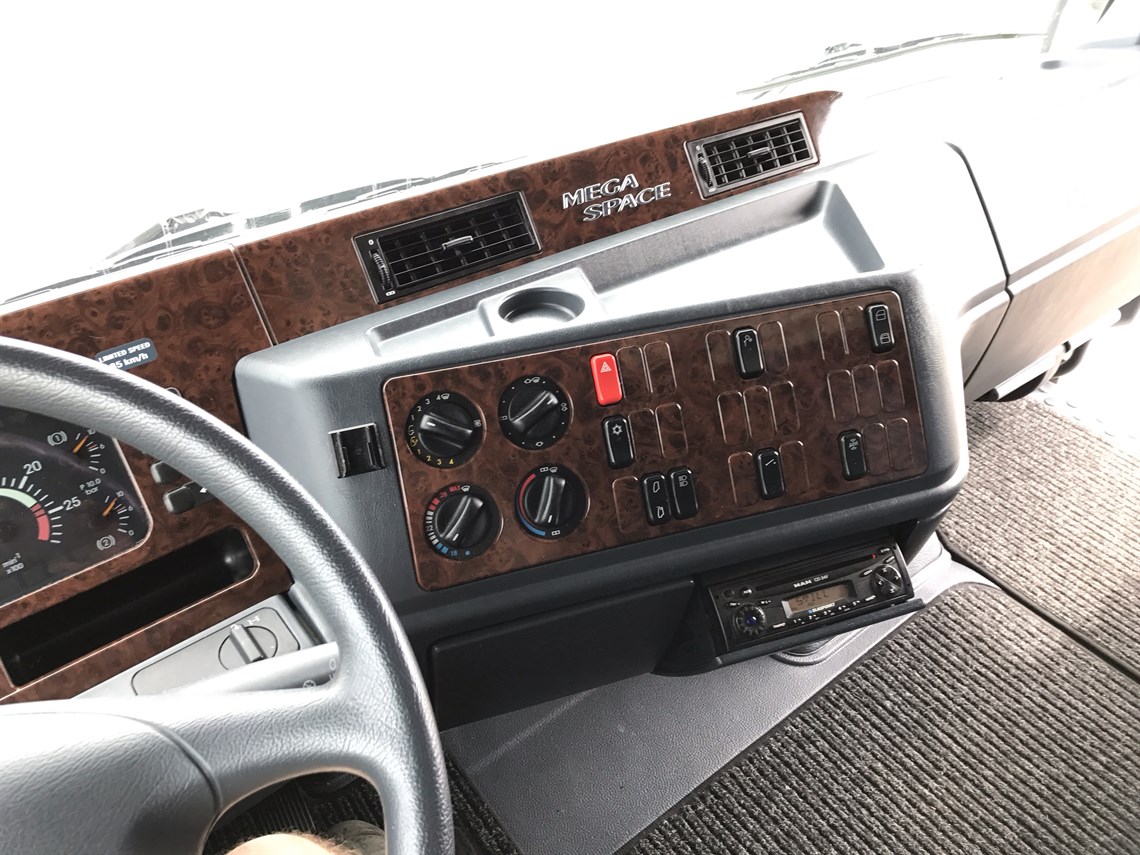 mercedes-actros-in-combination-with-fliegl-tr