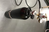 air-jack-tank-and-hose