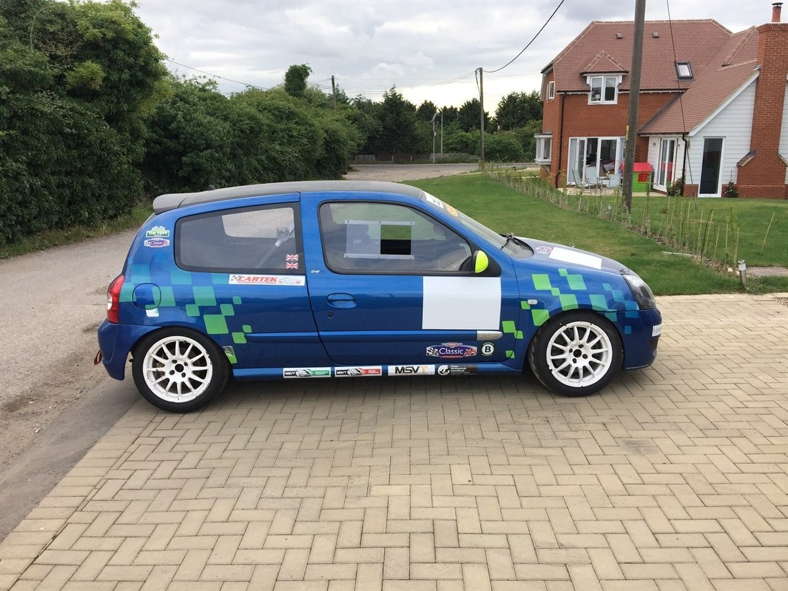 renault-clio-172-cup-race-car