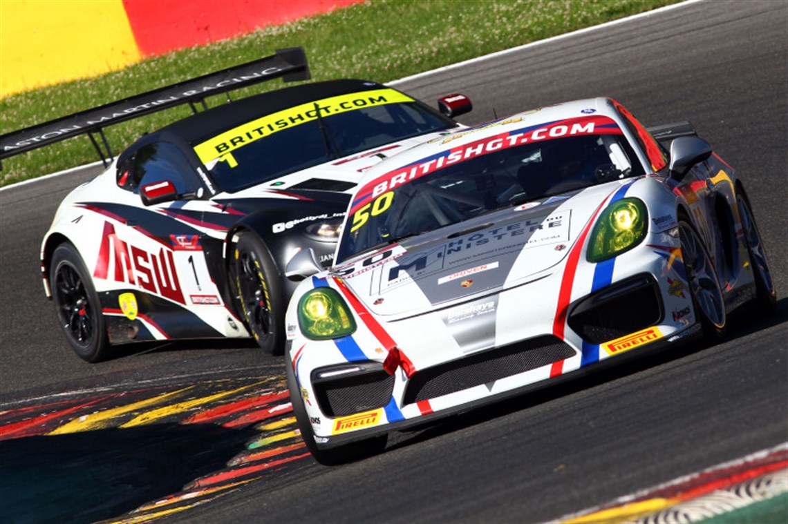 porsche-cayman-gt4-cs-mr