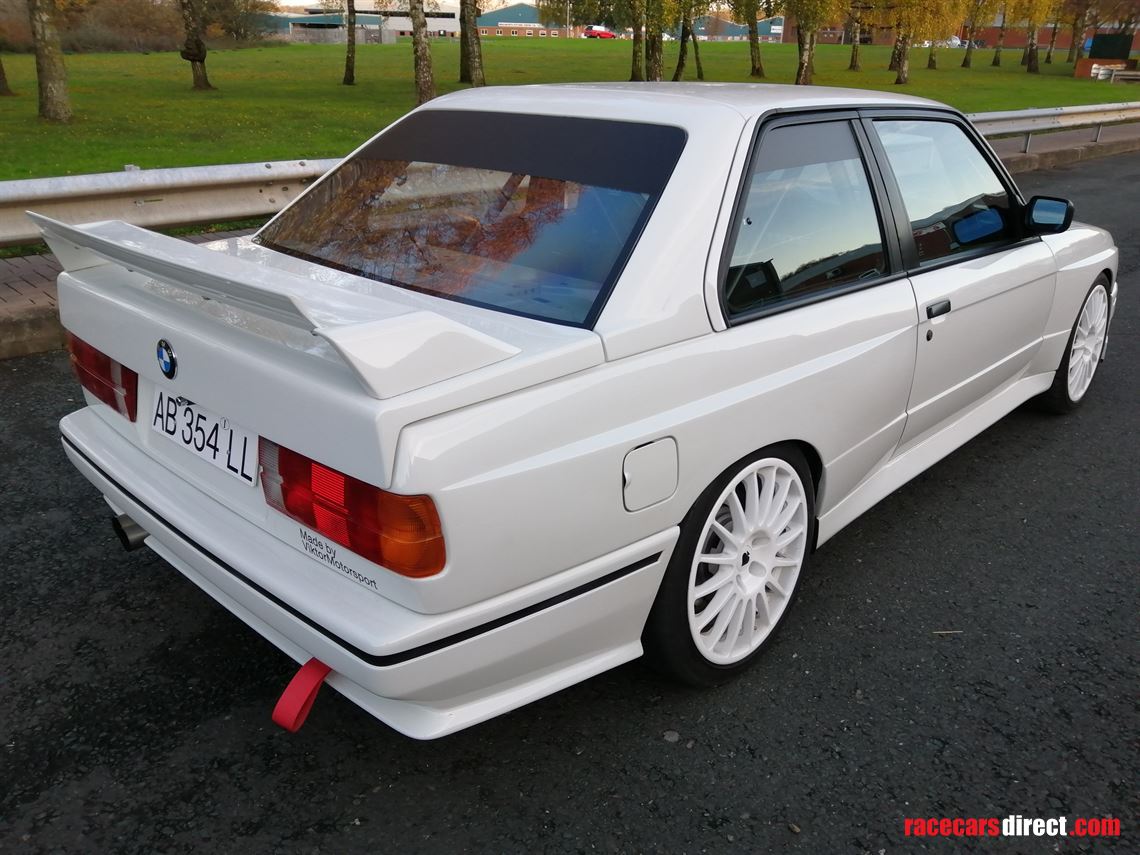 bmw-e30-m3-track-weekend-race-show-car