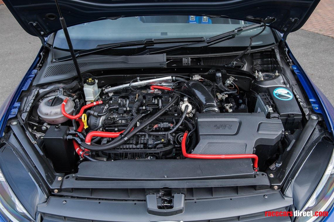 volkswagen-golf-mk7-r-dsg-race-car