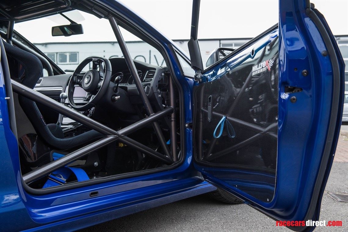 volkswagen-golf-mk7-r-dsg-race-car