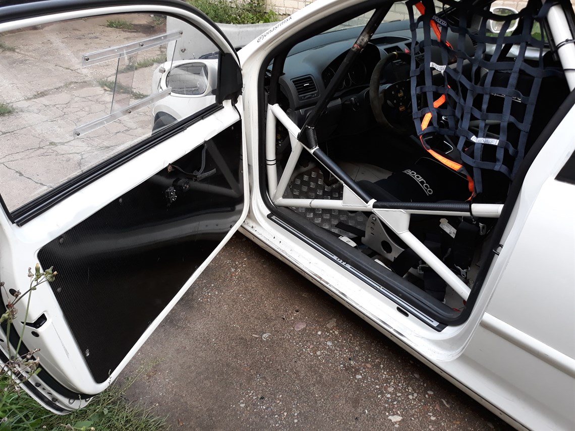 reduced-vw-golf-mk5-gti-touring-car