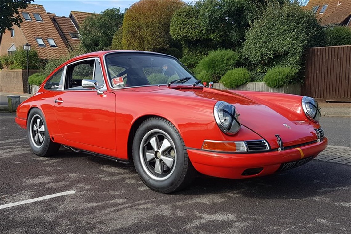 fia-1965-porsche-911-coupe-20-swb