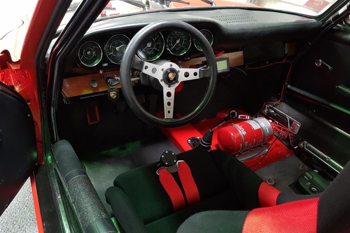 fia-1965-porsche-911-coupe-20-swb