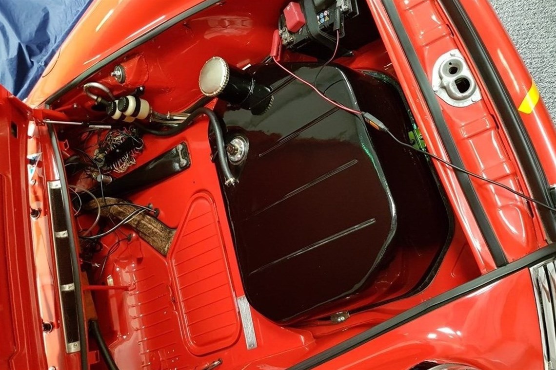 fia-1965-porsche-911-coupe-20-swb