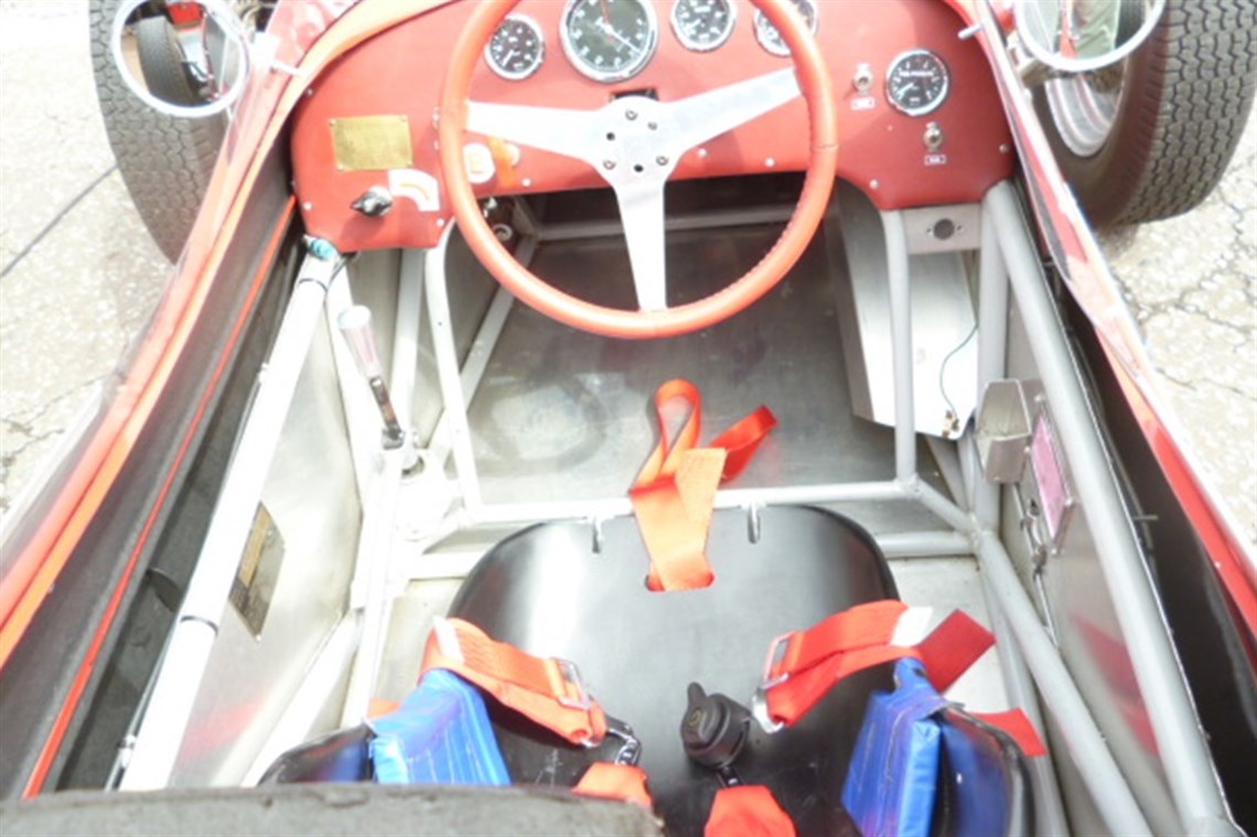 elva-formula-junior-200