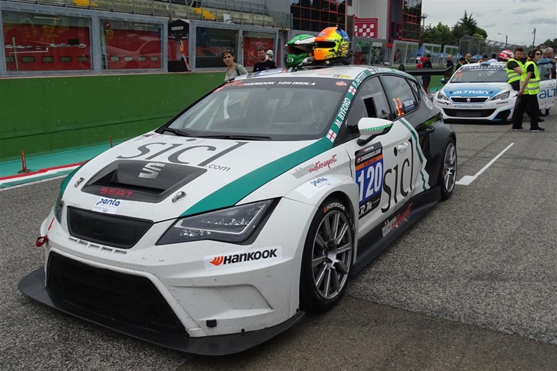 seat-leon-cupracer-tcr-2015-dsg