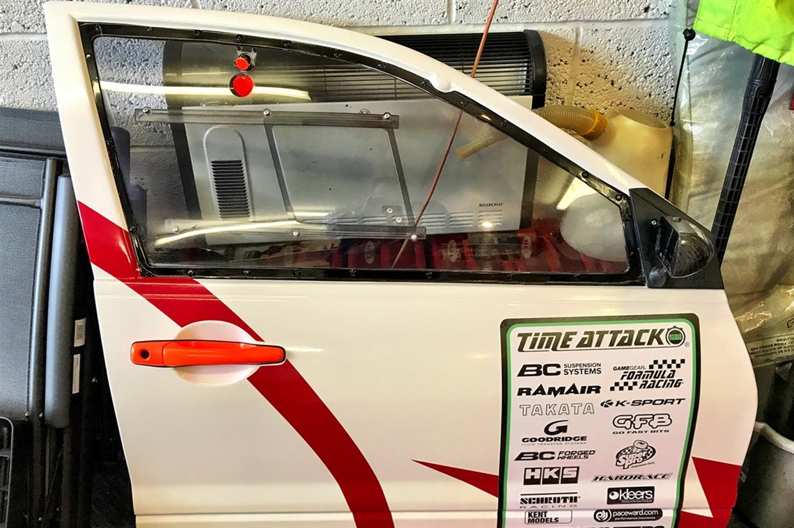 evo-9-gt-carbon-doors-complete