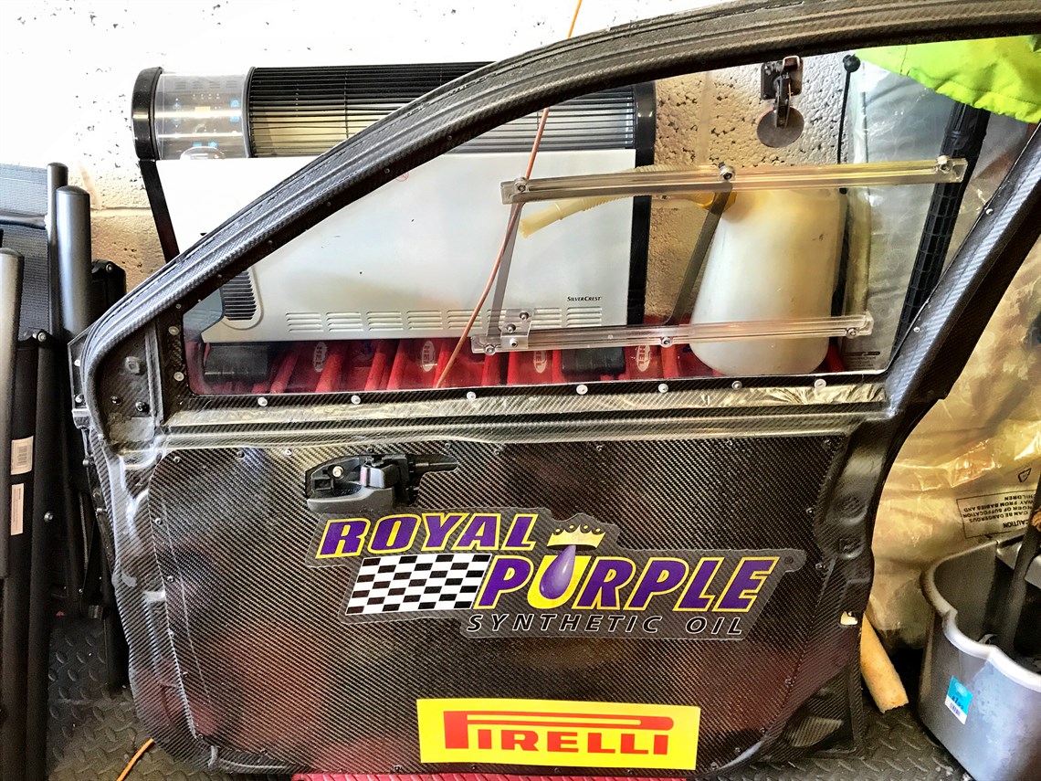 evo-9-gt-carbon-doors-complete