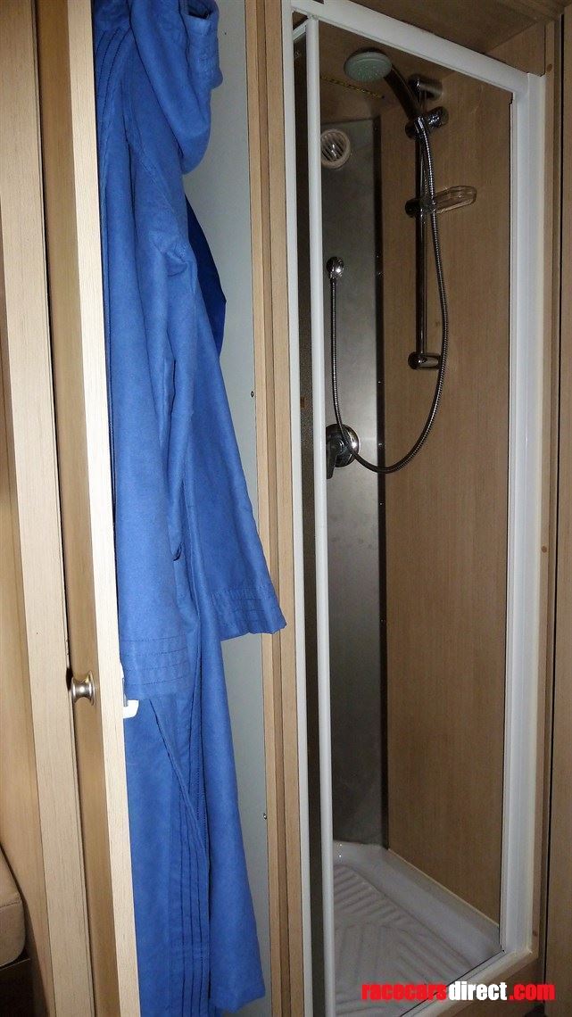 mercedes-axor-1823---new-race-transporter