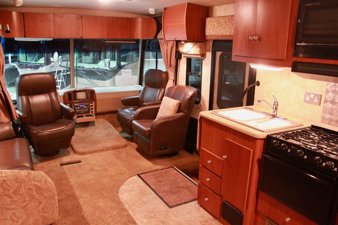 winnebago-sightseer-31e