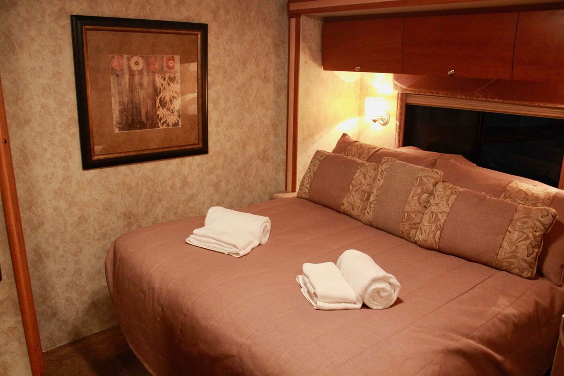 winnebago-sightseer-31e