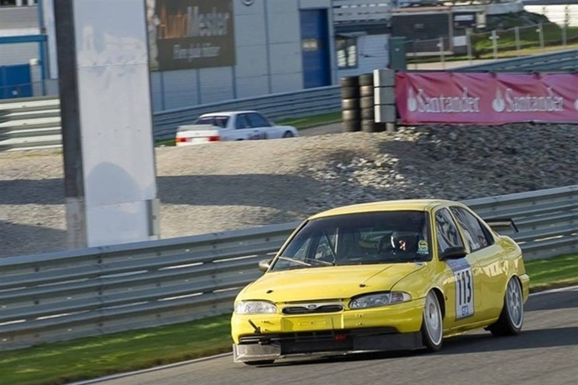 ford-mondeo-matter-stc-00796