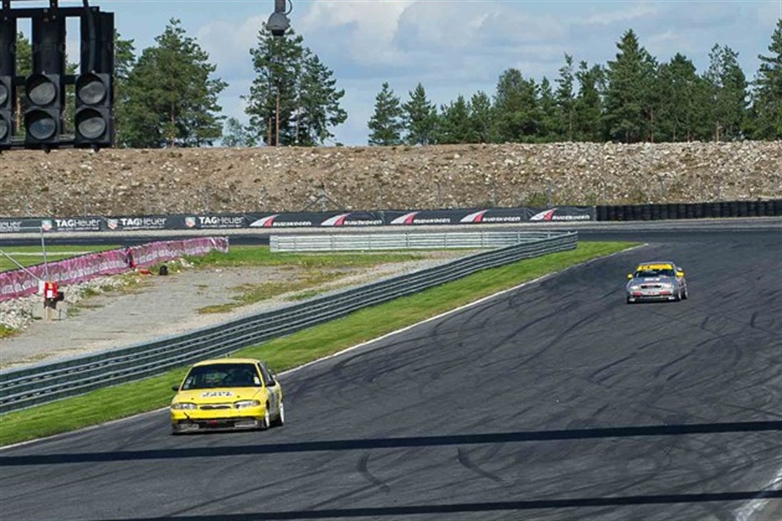 ford-mondeo-matter-stc-00796