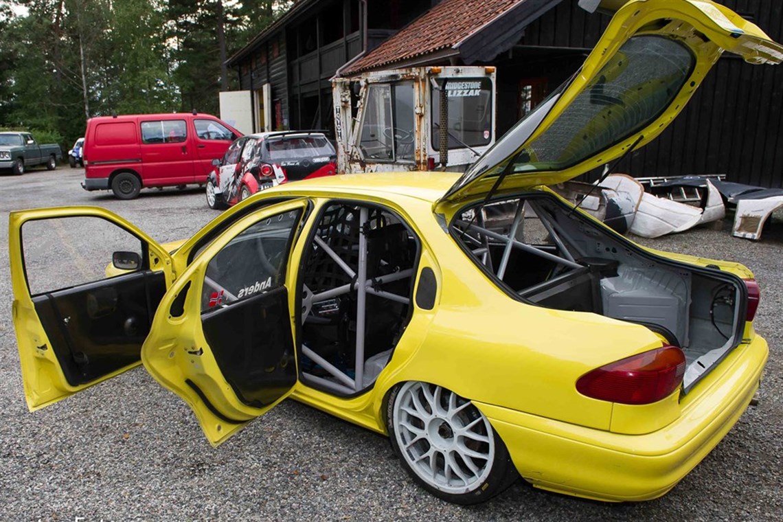 ford-mondeo-matter-stc-00796