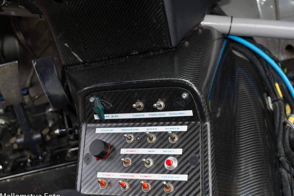 ford-mondeo-matter-stc-00796