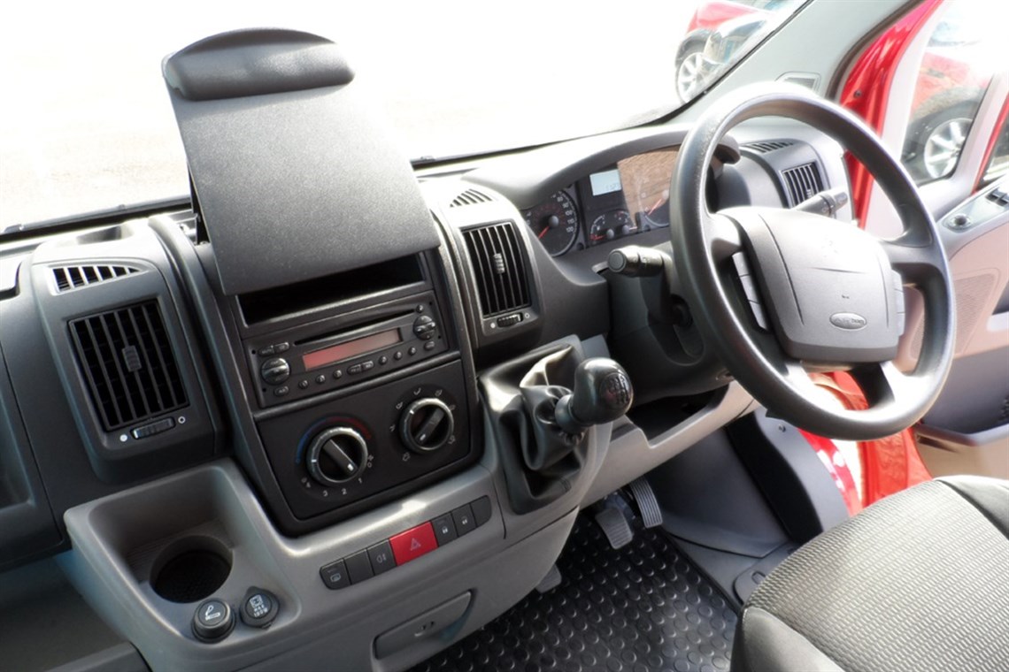 fully-enclosed-tiltslide-single-car-transport