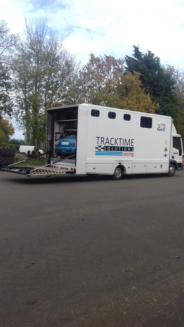 2004-iveco-75e17-race-transporter