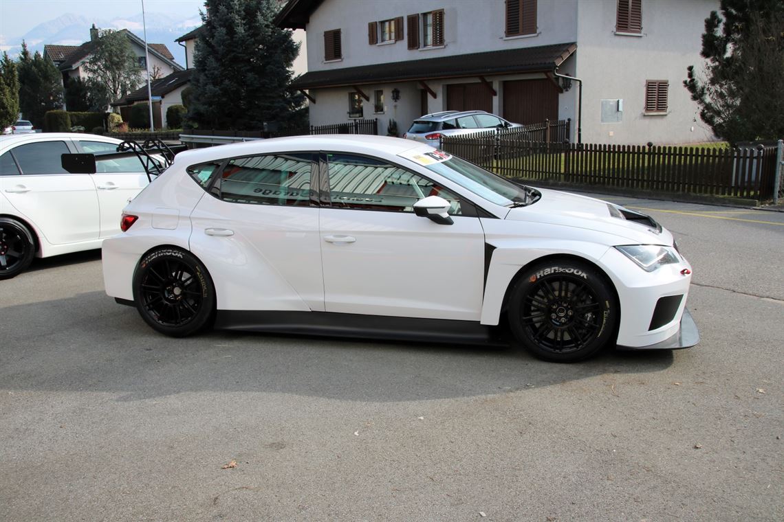 seat-leon-tcr-v3-seq-spec-2017---ohlins-suspe